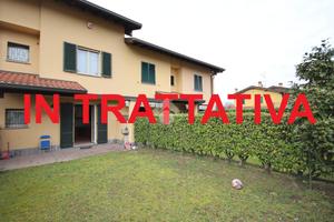 VILLA A SCHIERA A BARZANÒ
