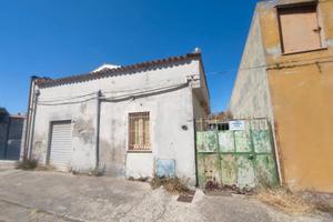 Villacidro - Ampia abitazione con cortile