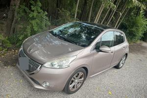 Peugeot 208 1.2VTi NEOPATENTATI e MOTORE  NUOVO
