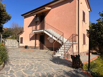 4 LOCALI A LA SPEZIA