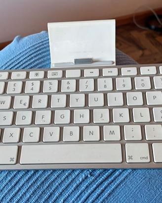 Apple iPad Keyboard Dock A1359 - 30-pin (2010)