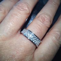 Anello acciaio con pave' di zirconi