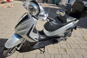 beverly tourer 300i