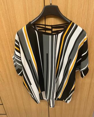 Maglia donna a righe molto particolare il  retro