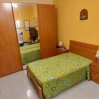 Camera da letto completa (armadio, letto, comò)