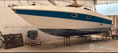 Barca con cabina e bagno separato