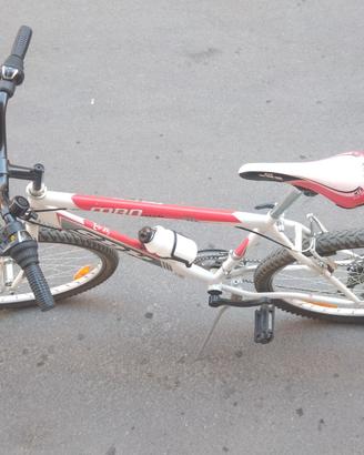 Mountain Bike MTB 26" bianca e rossa