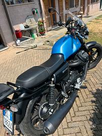 Moto Guzzi V7 Stone 850 iper-accessoriata