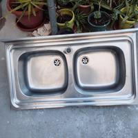 lavello in acciaio a due pozzetti