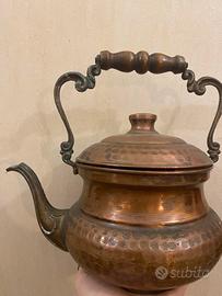Teiera in rame martellato