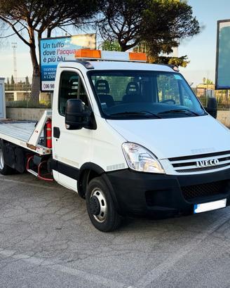 Iveco Daily Carro Atrezzi