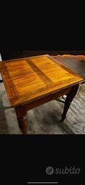 Tavolo con allunghi