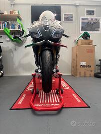 Aprilia rsv4 factory modello 2025