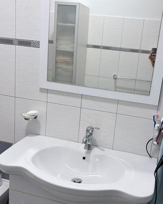 Mobile bagno con specchio