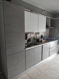 cucina Astra  bianca e grigia