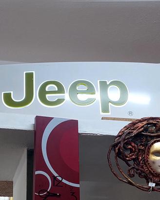 insegna Jeep 