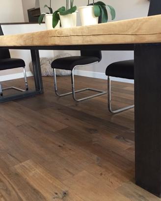 Tavolo design in castagno naturale