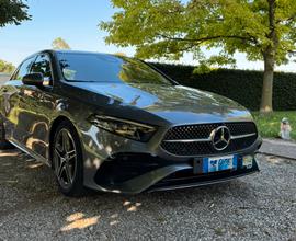 Mercedes A180 AMG line - benzina