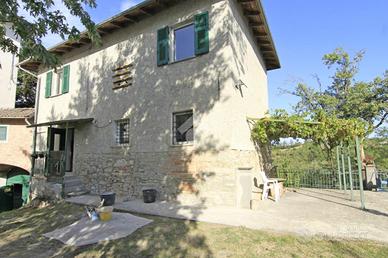 3 LOCALI A PARODI LIGURE