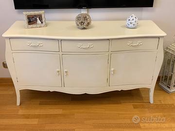 Mobile credenza