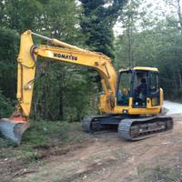 Komatsu 138-8 Escavatore girosagoma