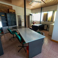 Locale ufficio con ampio parcheggio