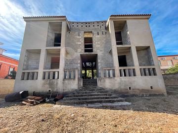 Villa su 1200 mq di terreno