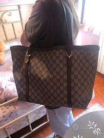 Borsa Gucci modello shopping