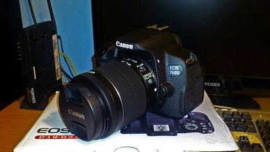 Reflex CANON EOS 700D