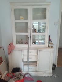 ORISSA - vetrina e credenza shabby