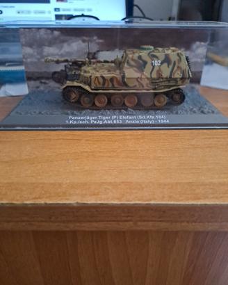 modellino carro armato 
