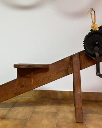 Antico sgranatoio manuale per mais
