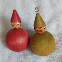 Pinocchio in legno sempre in piedi