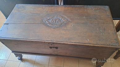 Cassapanca in legno massello  anni 800/900