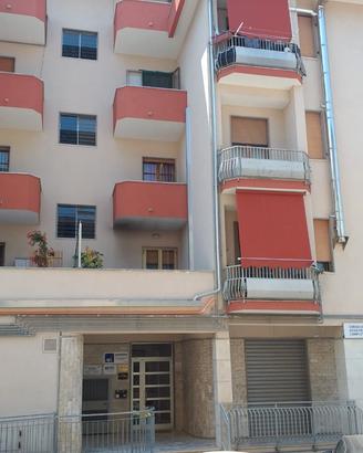 Studio/stanza privata ad uso ufficio
