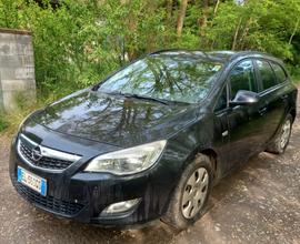 OPEL Astra 4ª serie - 2011