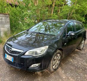 OPEL Astra 4ª serie - 2011