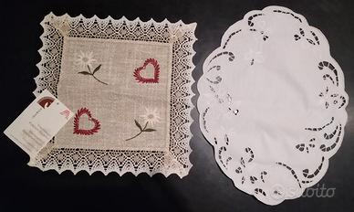 Lotto 2 pezzi centrini decorativi in tessuto