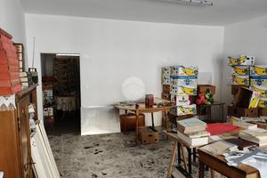 NEGOZIO A TRINITÀ