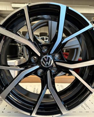 CERCHI NUOVI IN LEGA VOLKSWAGEN RAGGIO 18