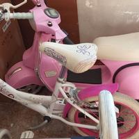 Bici vespa elettrica casco bici e pattini