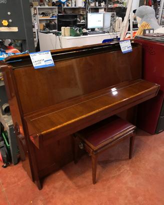 pianoforte verticale PETROF anni 60/70 perfetto