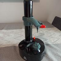 Sbuccia mela elettrico