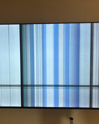 Tv 65 pollici hisense cristalli rotti