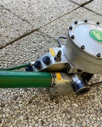 Reggiatrice pneumatico FERPLAST per pallet