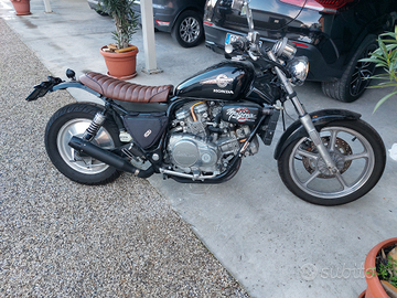Honda 750 Magna anno 1983,tutto funzionante