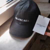 Cappello Balenciaga 