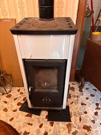 stufa a legna “Tea” di La Nordica