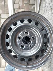 Cerchio in ferro per Fiat 16 r15