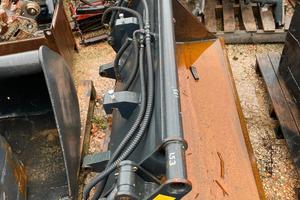 B16 Benna mordente x pala gommata / terna